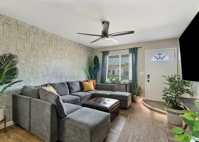 Pool With Patio Lounge & Mini Putti Near Airport Ferienhaus Phoenix
