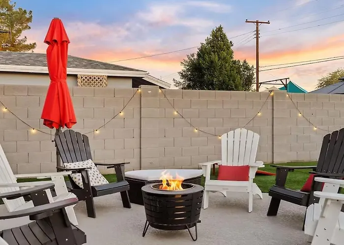 Ferienhaus Pool With Patio Lounge & Mini Putti Near Airport