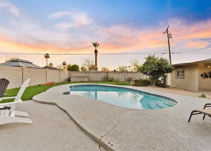 Pool With Patio Lounge & Mini Putti Near Airport Ferienhaus Phoenix